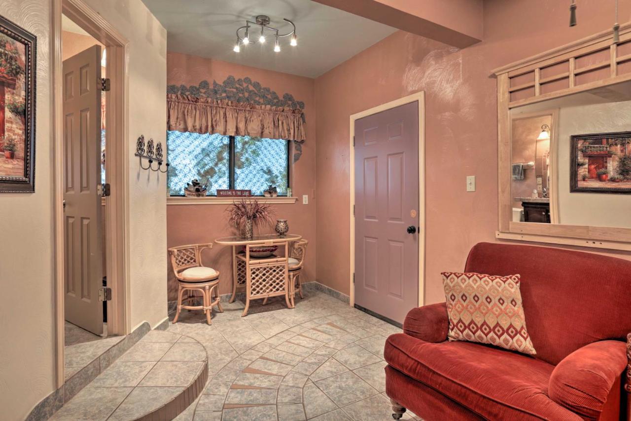 Exotic Home With Patio And Grill Walk To Canyon Lake! Екстериор снимка